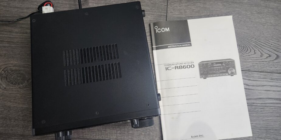 Icom R8600 receiver