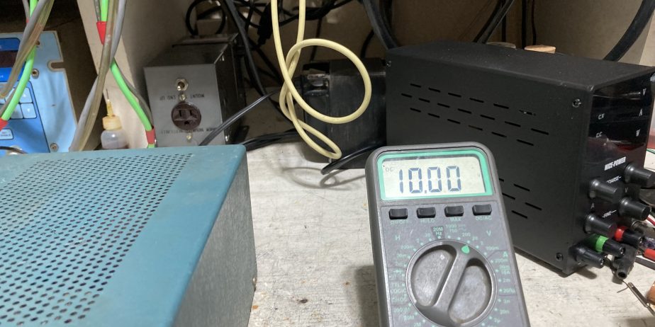 20 Volt precision Voltage source