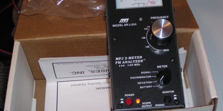 MFJ-224 handheld 2 Meter FM Signal Analyzer