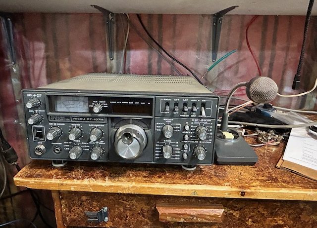 Yaesu FT-107 HF Solid state Transceiver c/w YM-37 mic