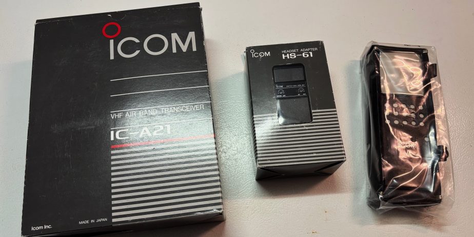 NOTAM ! – New In The Box ICOM IC-A21 Airband Transceiver Package (Never Used)