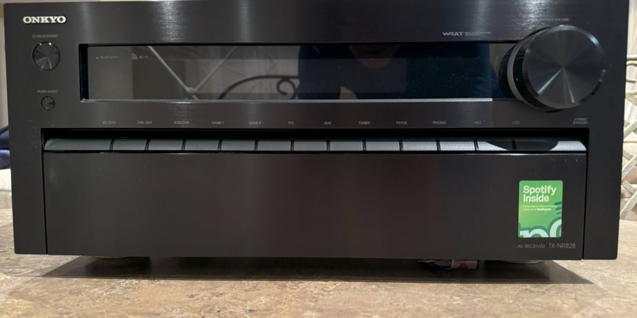 ONKYO TX-NR828 7.1 Home Theatre Receiver / Amplifier