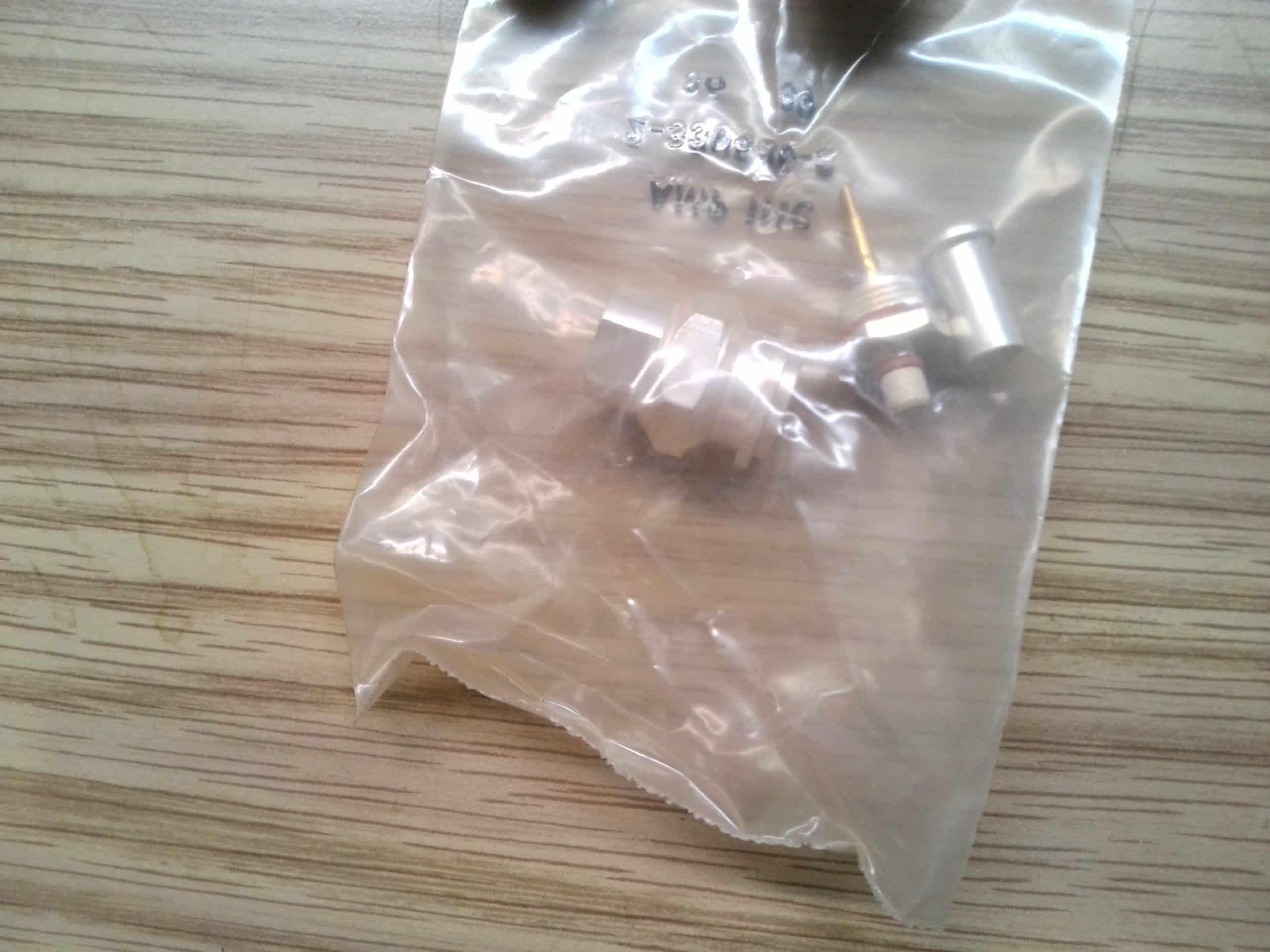 AMP 2-330886-3 TNC Connector Milspec – Gold pin