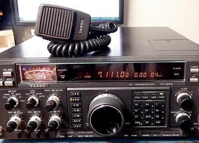 Yaesu FT-990