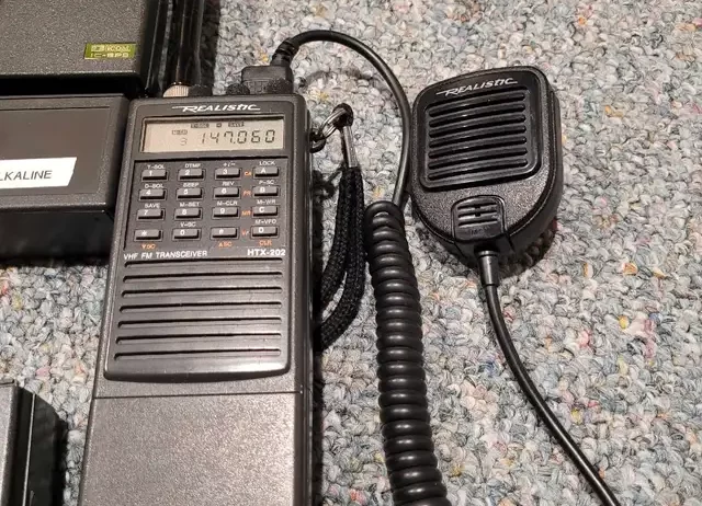 Realistic 2m VHF HTX-202 Hand Held