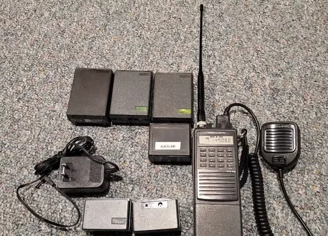 Realistic 2m VHF HTX-202 Hand Held