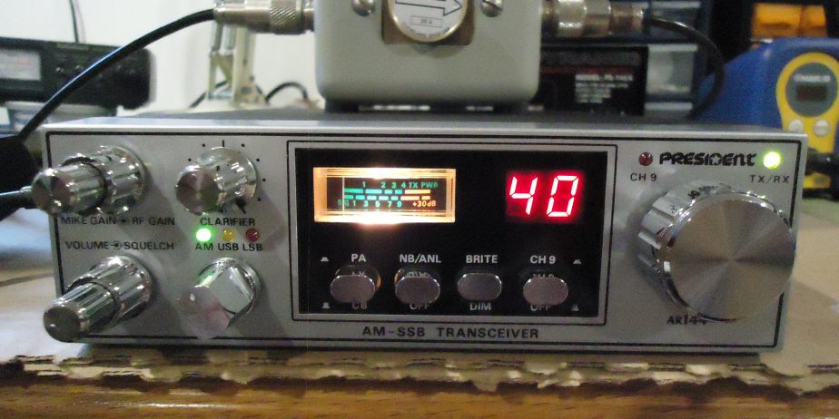 VINTAGE PRESIDENT AR-144 AM/USB/LSB 40 CHANNEL CB RADIO (RARE)