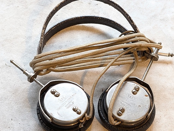 Neufeldt & Kuhnke Kiel Headphone