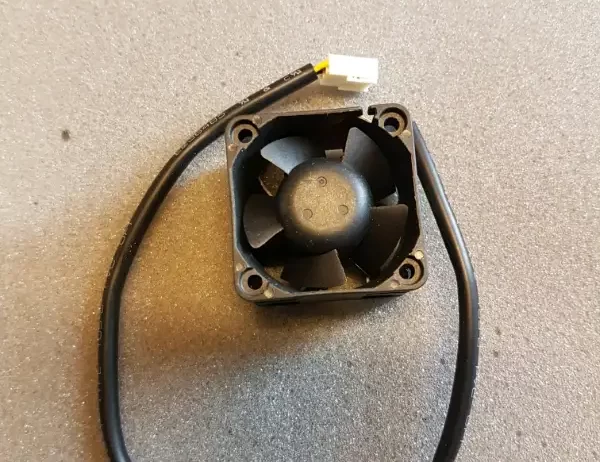 NEW 40X40X28mm 3 wire 12 volt cooling fan