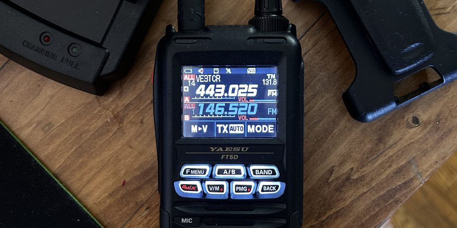 PENDING!! Yaesu FT5D with Rapid charging dock AND SCU-57 cable kit.