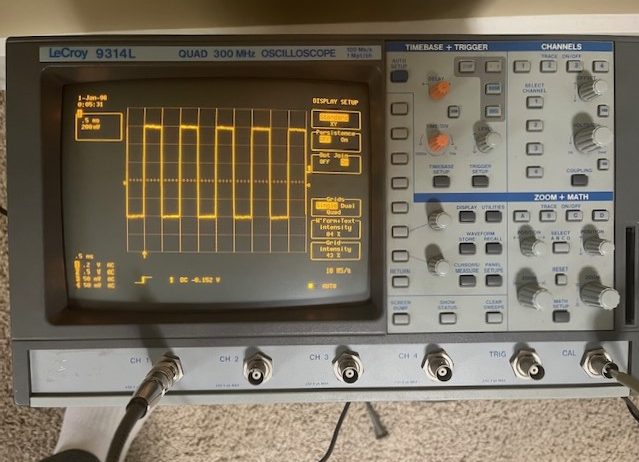 LeCroy 9314L, 4 channels, 300 MHz Oscilloscope