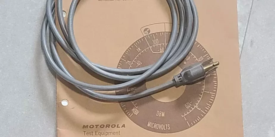 Motorola Signal Generator S-1329A-1 POWERS ON WITH CORD / ADAPTER