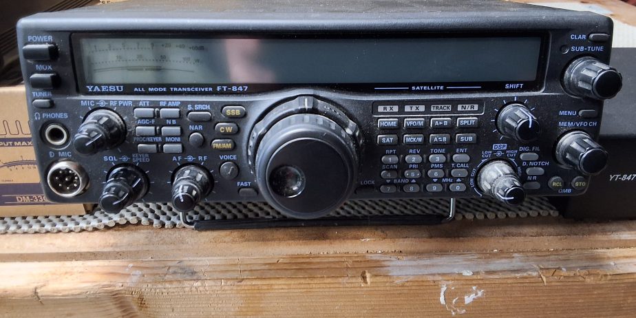 YAESU FT-847