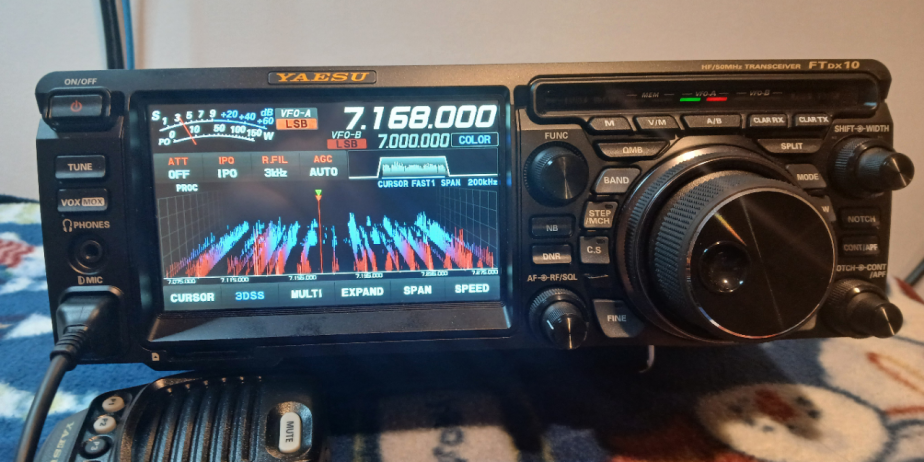 Yaesu FTDX10 Ham Shortwave Amateur Radio, less than 1 year old