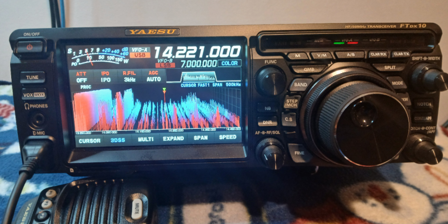 Yaesu FTDX10 Ham Shortwave Amateur Radio, less than 1 year old