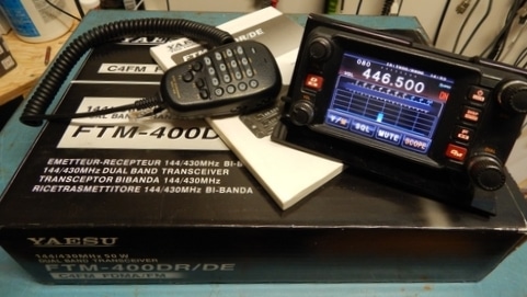 Yaesu FTM-400 Fusion Radio