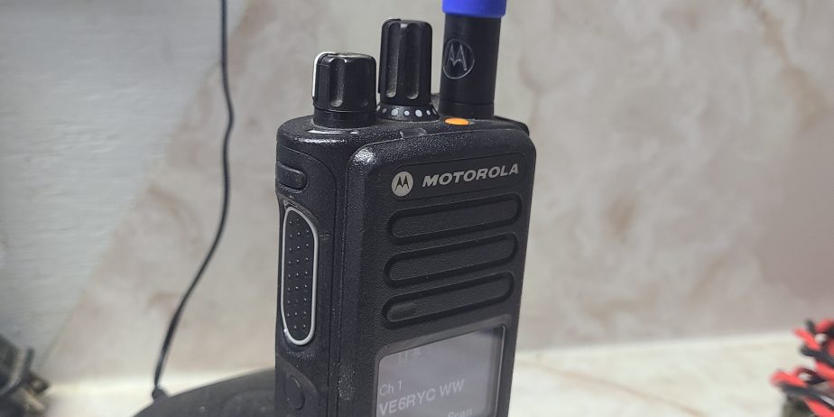 REDUCED Motorola XPR7550e w/ accessories