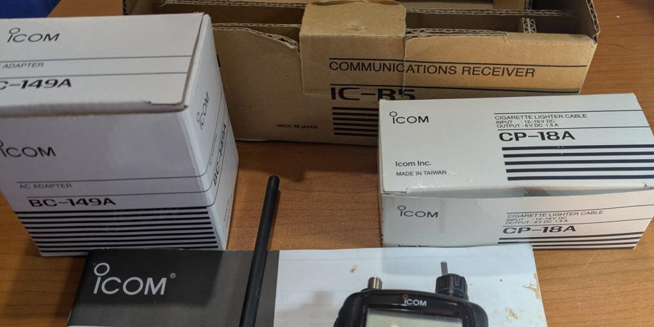 ICOM IC-R5 Wide Band Handheld Receiver with Extras (includes shipping)