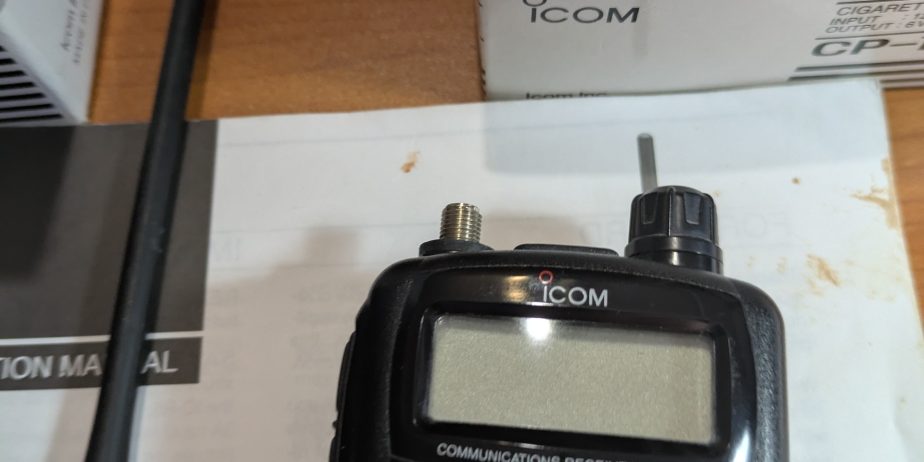 ICOM IC-R5 Wide Band Handheld Receiver with Extras (includes shipping)