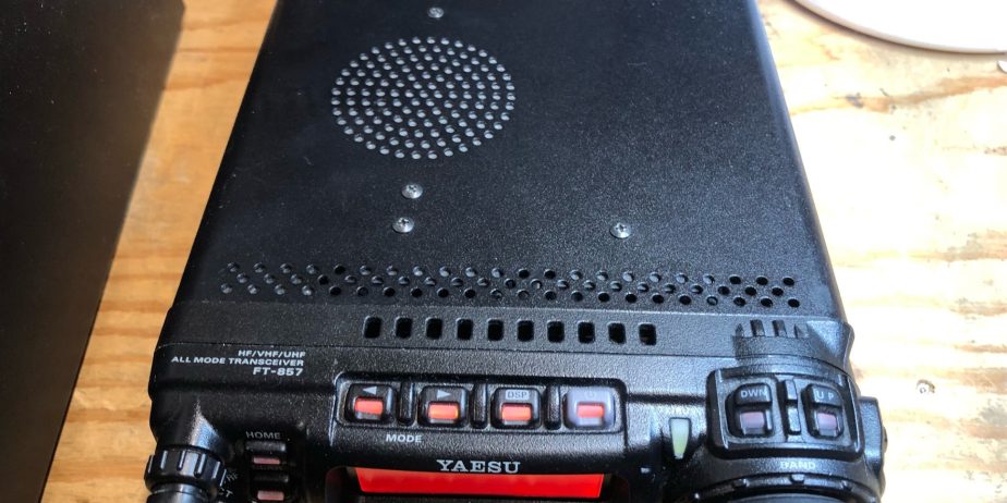 Yaesu FT-857 Multiband Transceiver – (Needs New Screen)