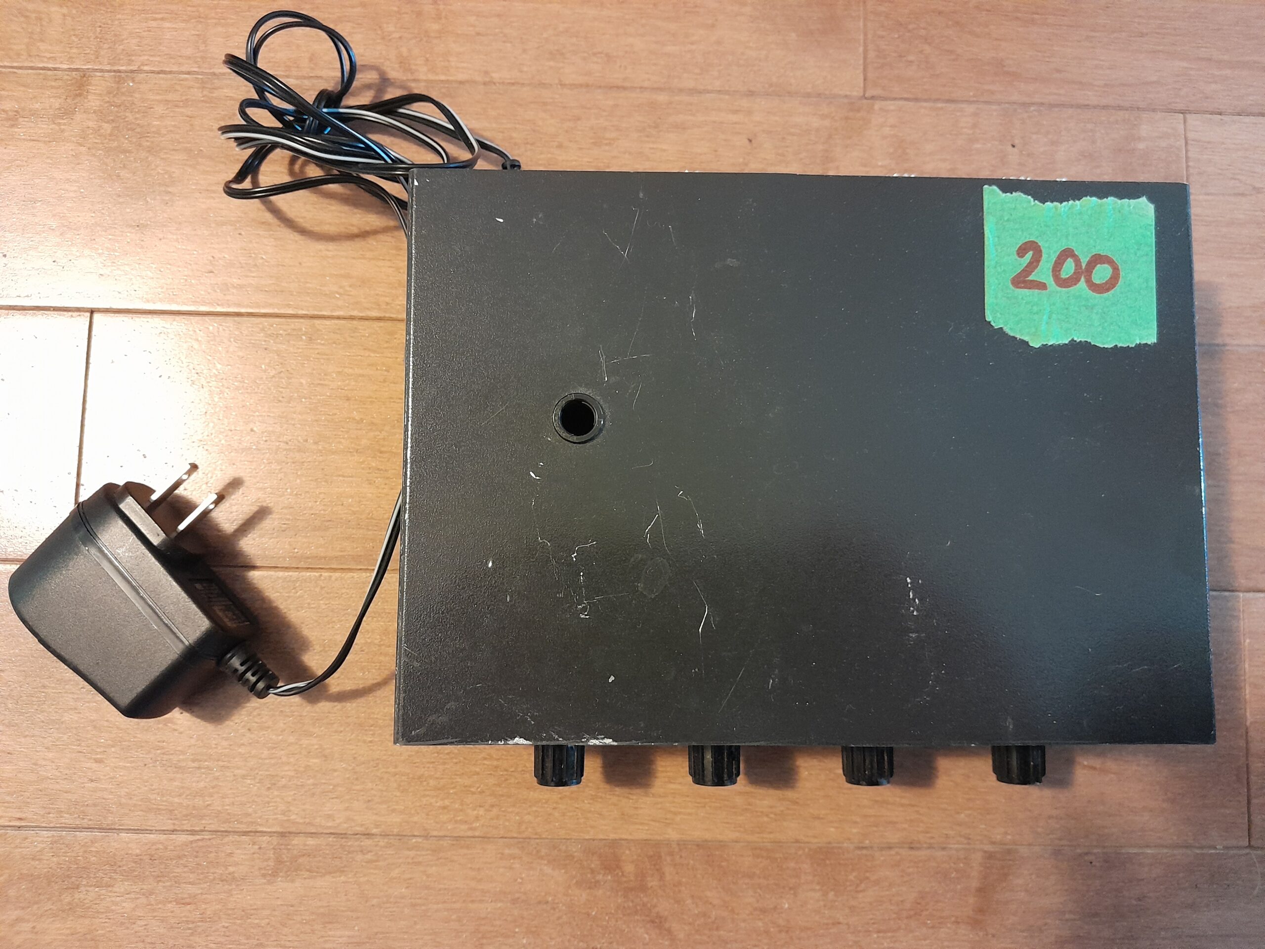 MFJ – 1026 Deluxe Noise Cancelling Signal Enhancer