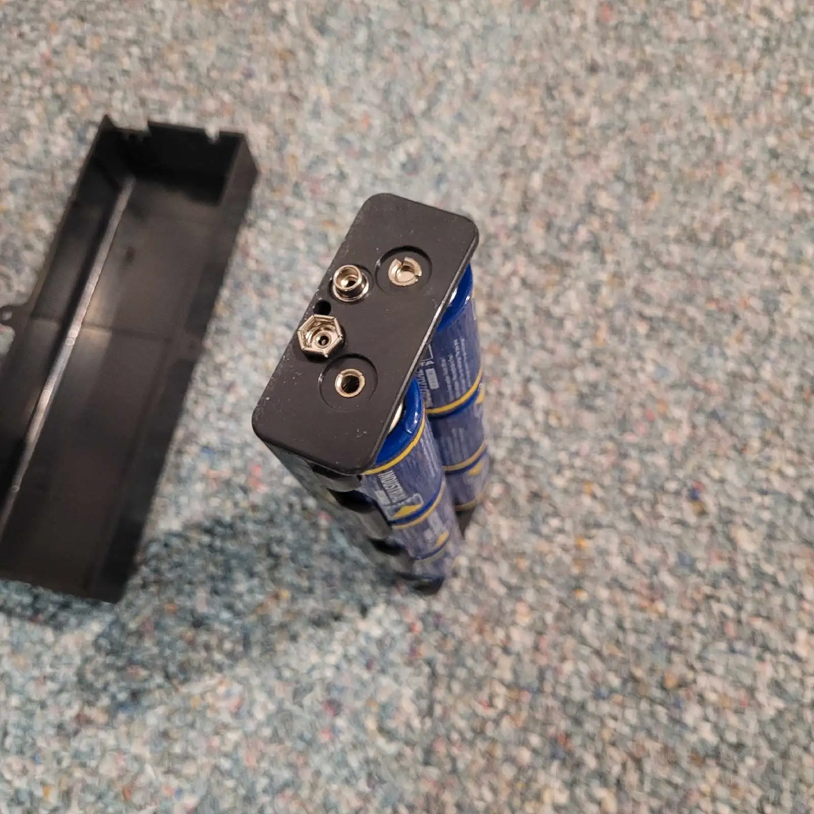 C cell battery holder, 9 volt