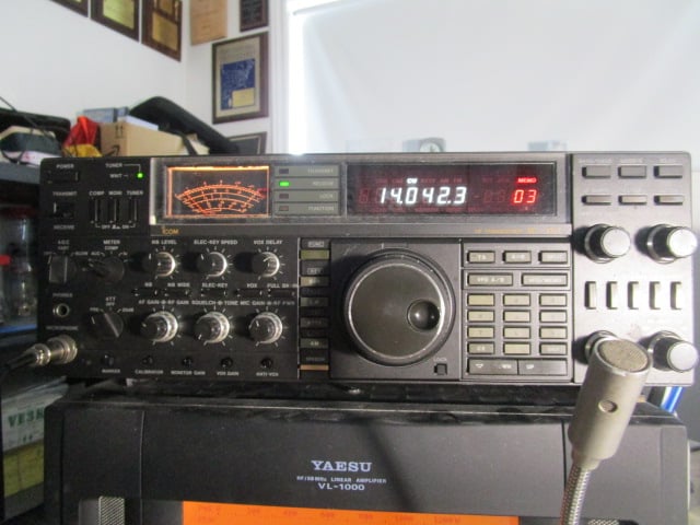 ICOM IC-761 HF transceiver