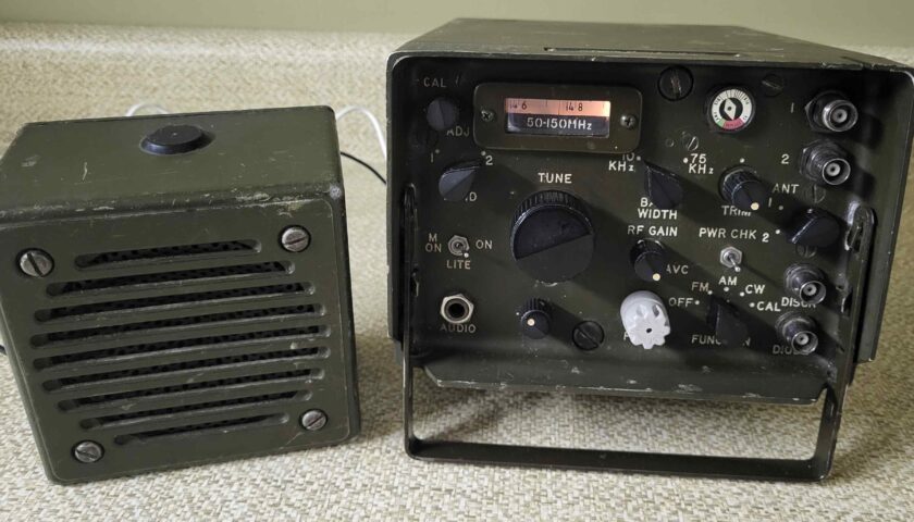 Vintage Military Radio Receiver – R-1518/UR