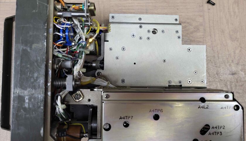 Vintage Military Radio Receiver – R-1518/UR