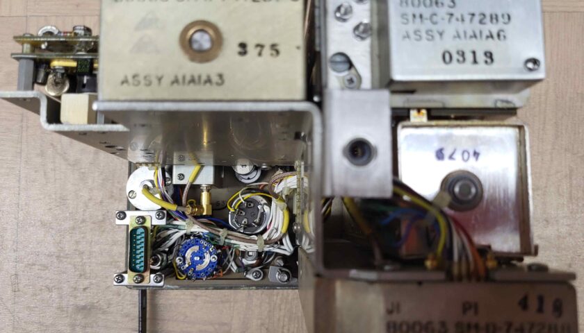 Vintage Military Radio Receiver – R-1518/UR