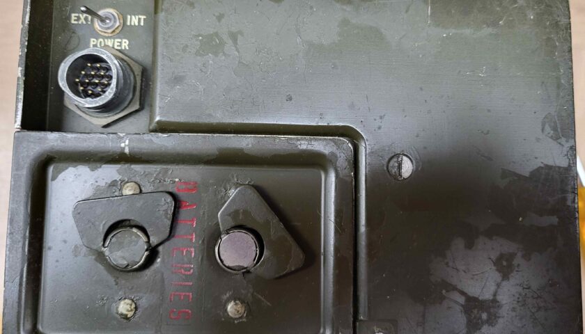 Vintage Military Radio Receiver – R-1518/UR