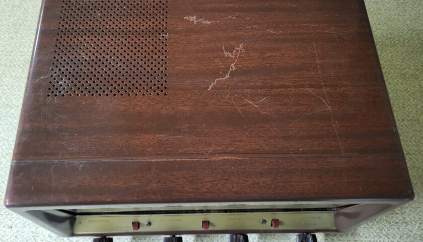 Vintage Hallicrafters S-38EM AM / SW Radio Receiver