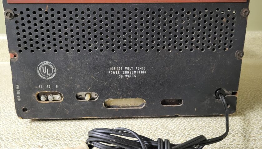 Vintage Hallicrafters S-38EM AM / SW Radio Receiver