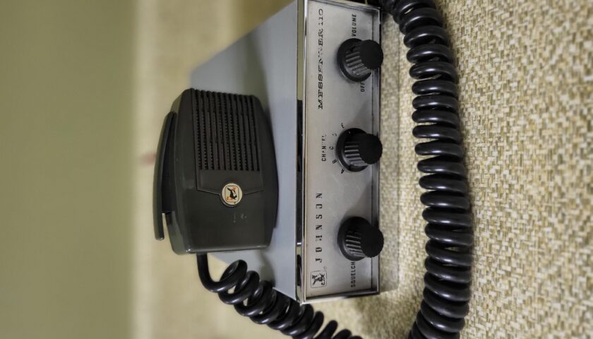 Vintage Johnson Messenger 110 CB Radio