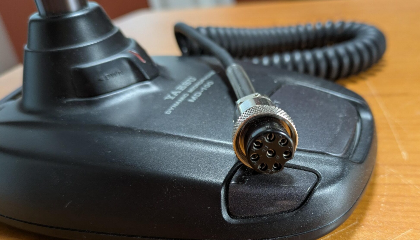 Yaesu MD-100 Dynamic Microphone