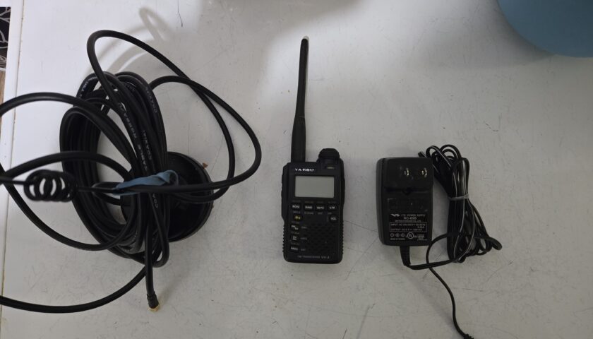 YAESU VX-3R