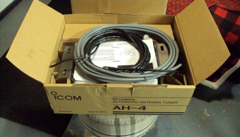 Icom AH-4 Auto Tuner
