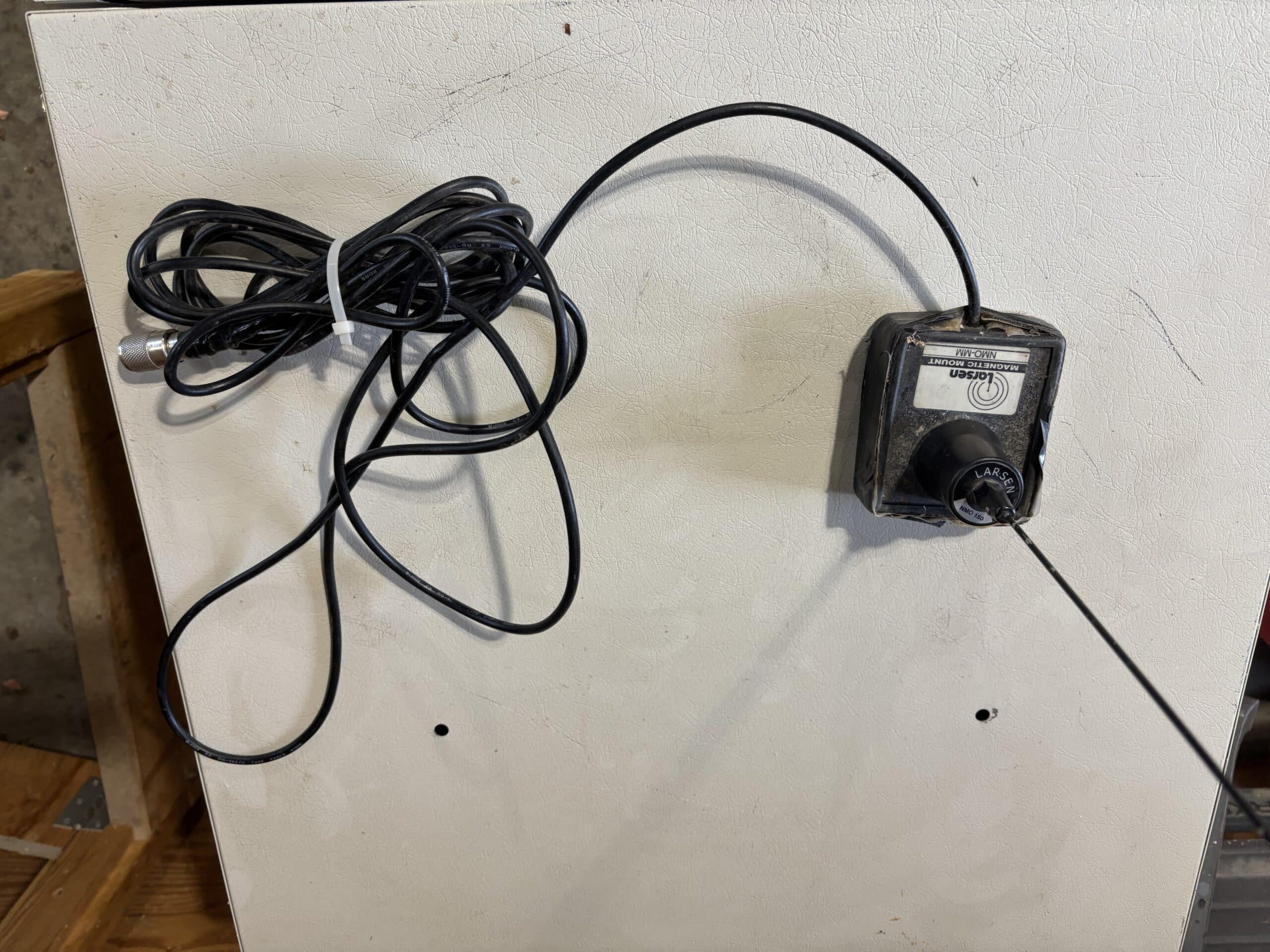 Larson 2M mag mount mobile antenna