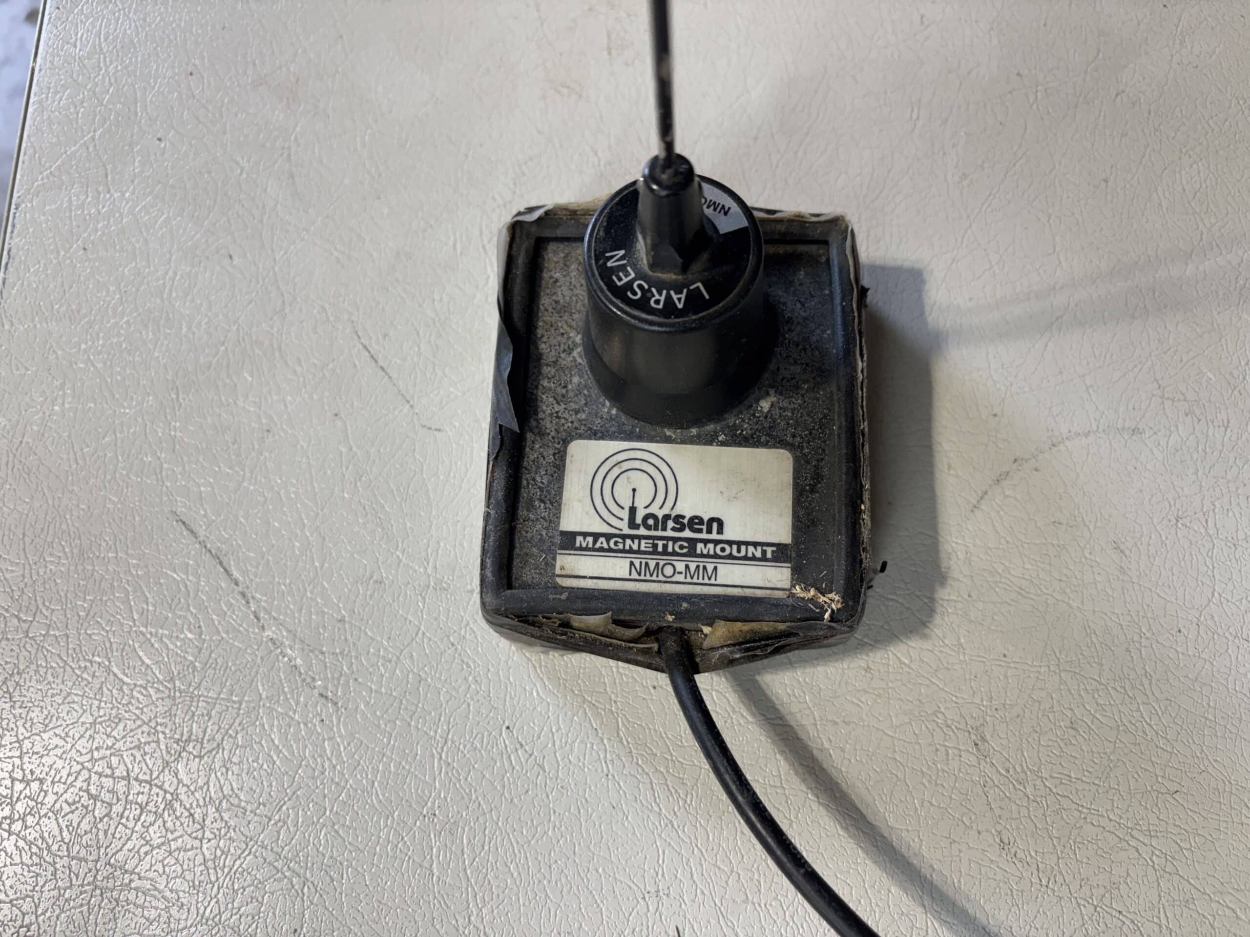Larson 2M mag mount mobile antenna