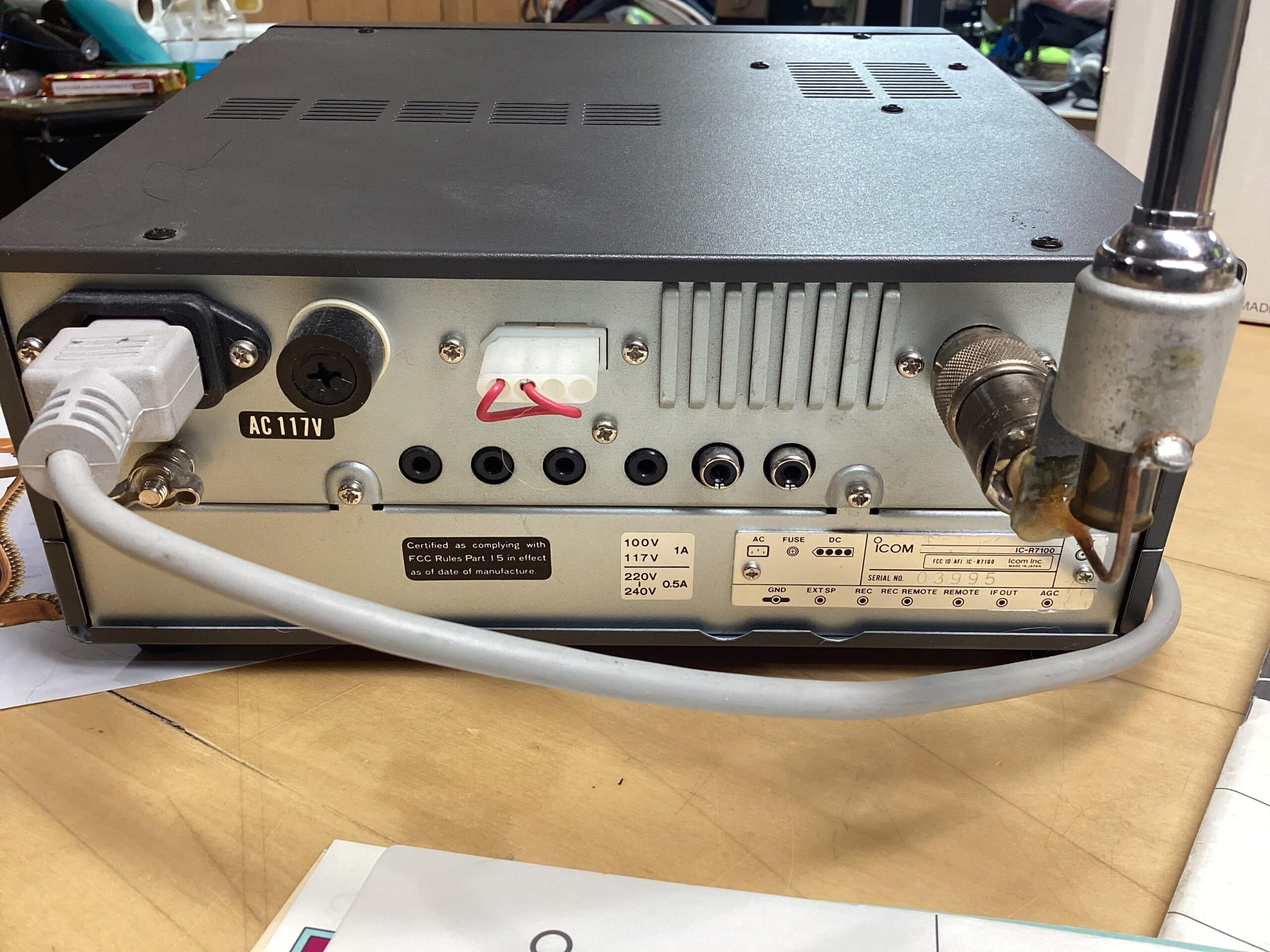 ICOM IC-R7100 Wideband-All Mode 25-2000Mhz