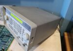 HP 8648B RF SIGNAL GENERATOR