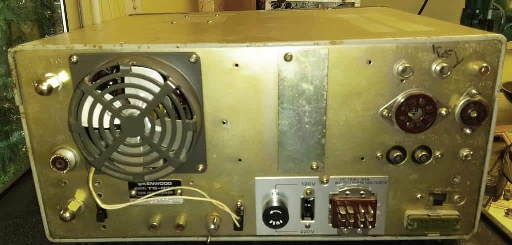 Kenwood TS-820S Ham Radio Transceiver for parts or repair