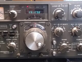 TS-820S-front-on-2