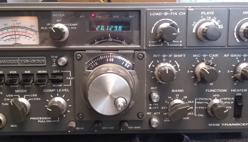 Kenwood TS-820S Ham Radio Transceiver for parts or repair