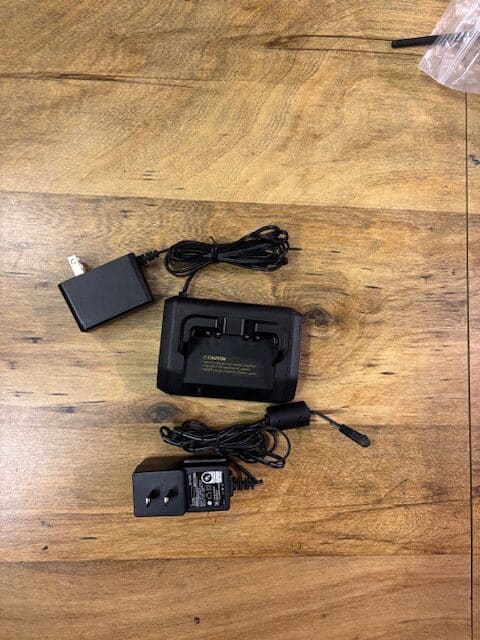 ICOM ID-52A, Rapid Charger, extra battery, Heil headphone