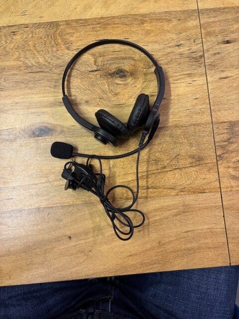 ICOM ID-52A, Rapid Charger, extra battery, Heil headphone