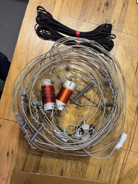Alpha Delta Parallel Dipole Antennas DX-EE – damaged but works