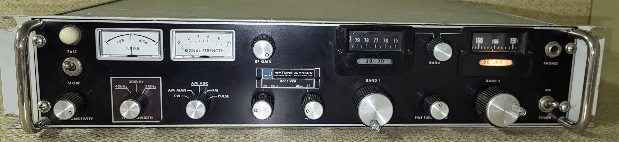 Watkins-Johnson / CEI Model 977-4 VHF Receiver