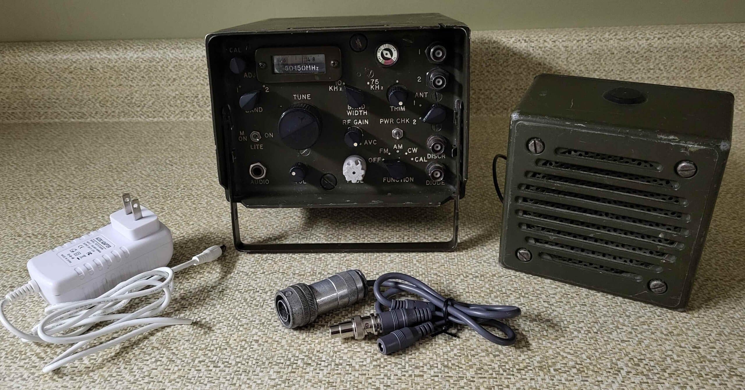 Vintage Military Radio Receiver – R-1518/UR