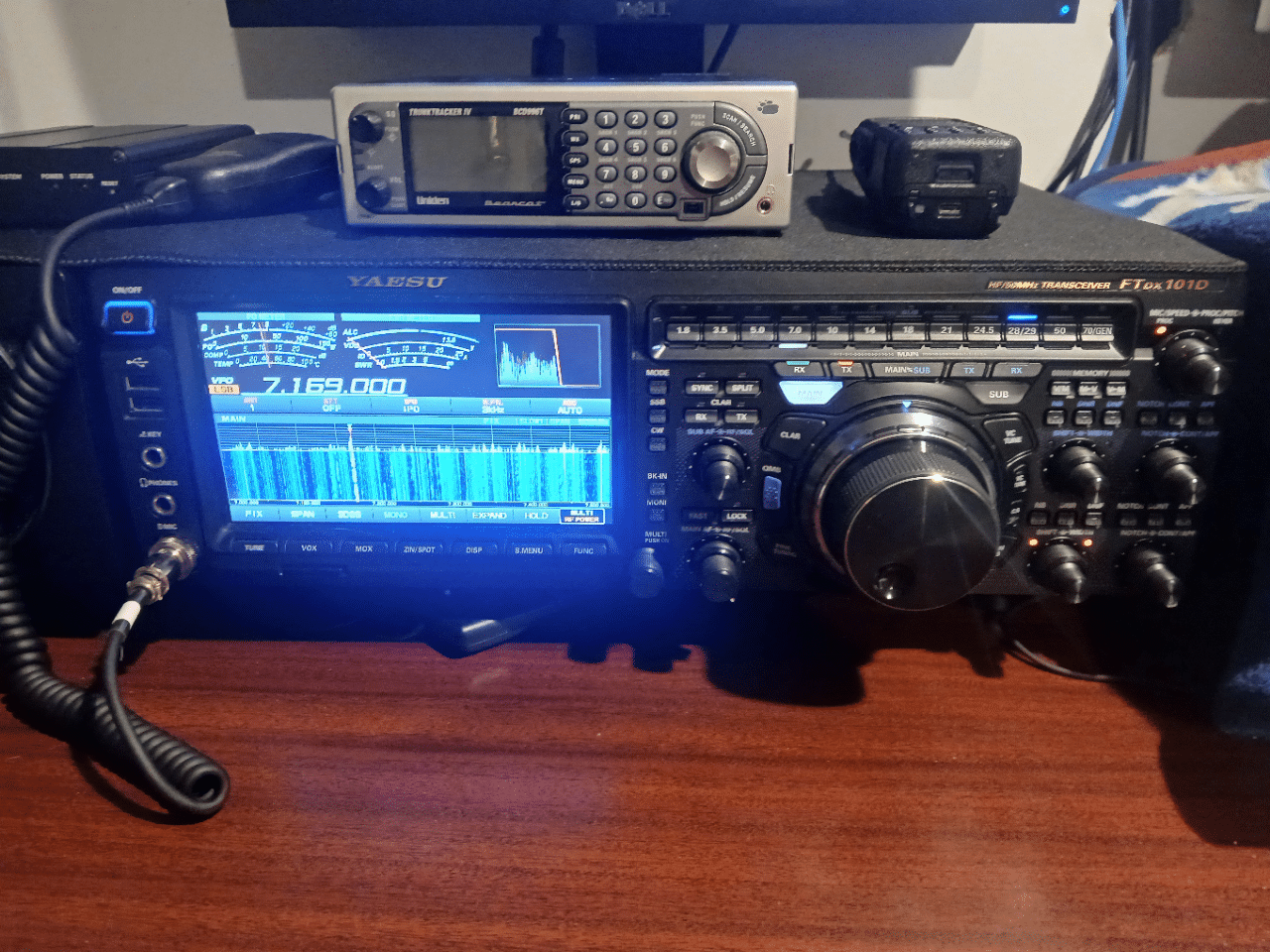YAESU FTDX101D Amateur Ham radio